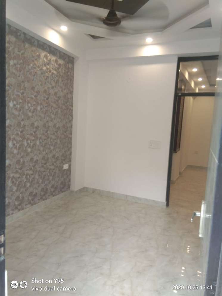 1.5 Bedroom 500 Sq.Ft. Builder Floor in Gaur City 2 Greater Noida