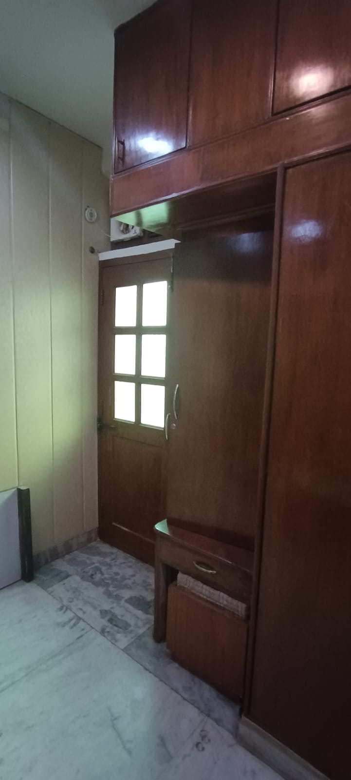 Resale 3 Bedroom 1200 Sq.Ft. Apartment in DDA Rosewood Apartment