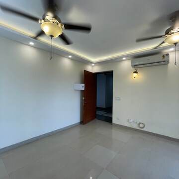 Room in 3.5 BHK Apartment at Emaar Emerald Estate, Sector 65 – for Sale