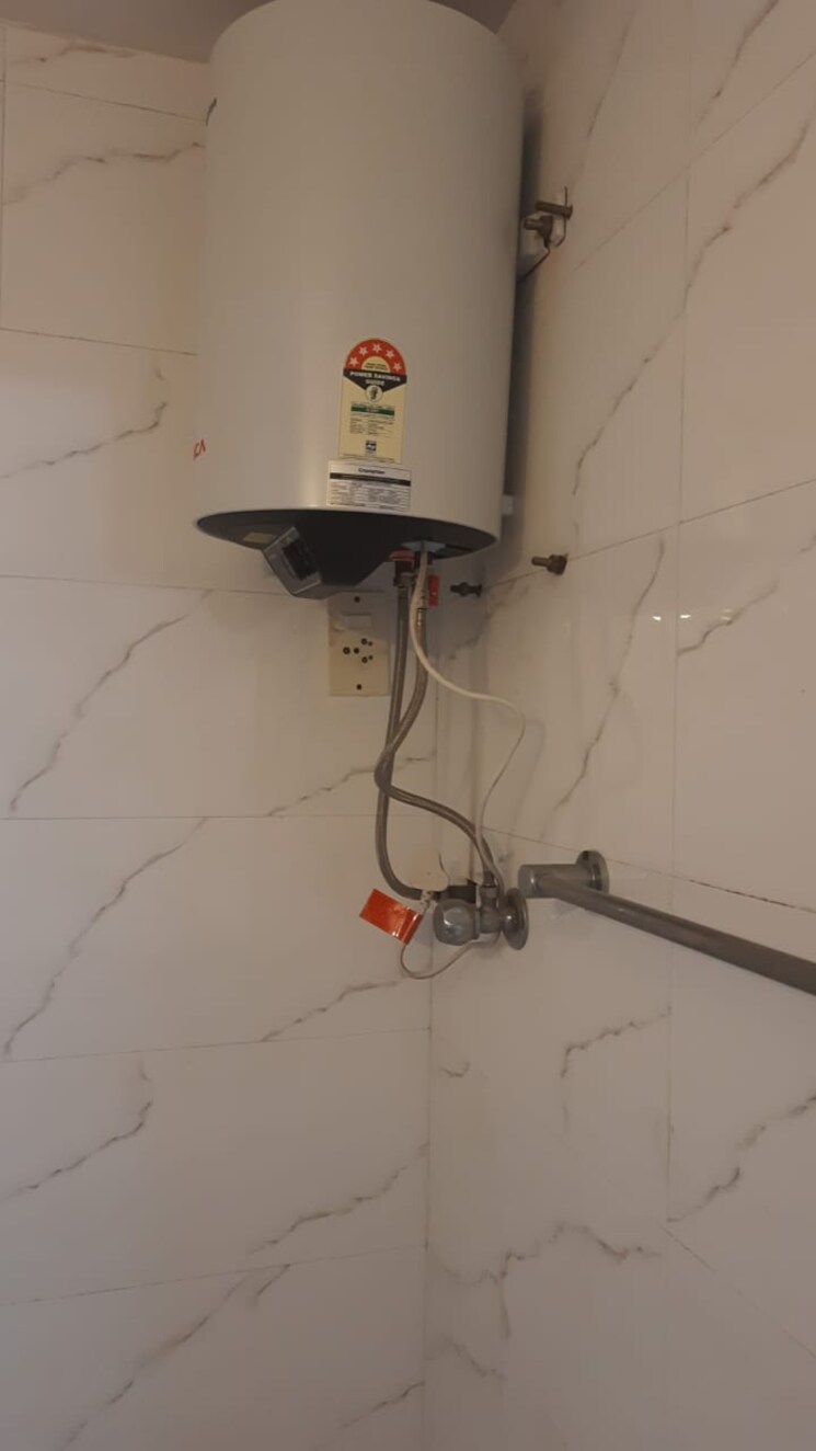 Bathroom, jalvayu-towers 3 Bedroom 1300 Sq.Ft. Apartment In Sector 56 Gurgaon 6245123