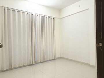 Room in 2 BHK Apartment at Lakhani Classico, Ulwe – for Sale