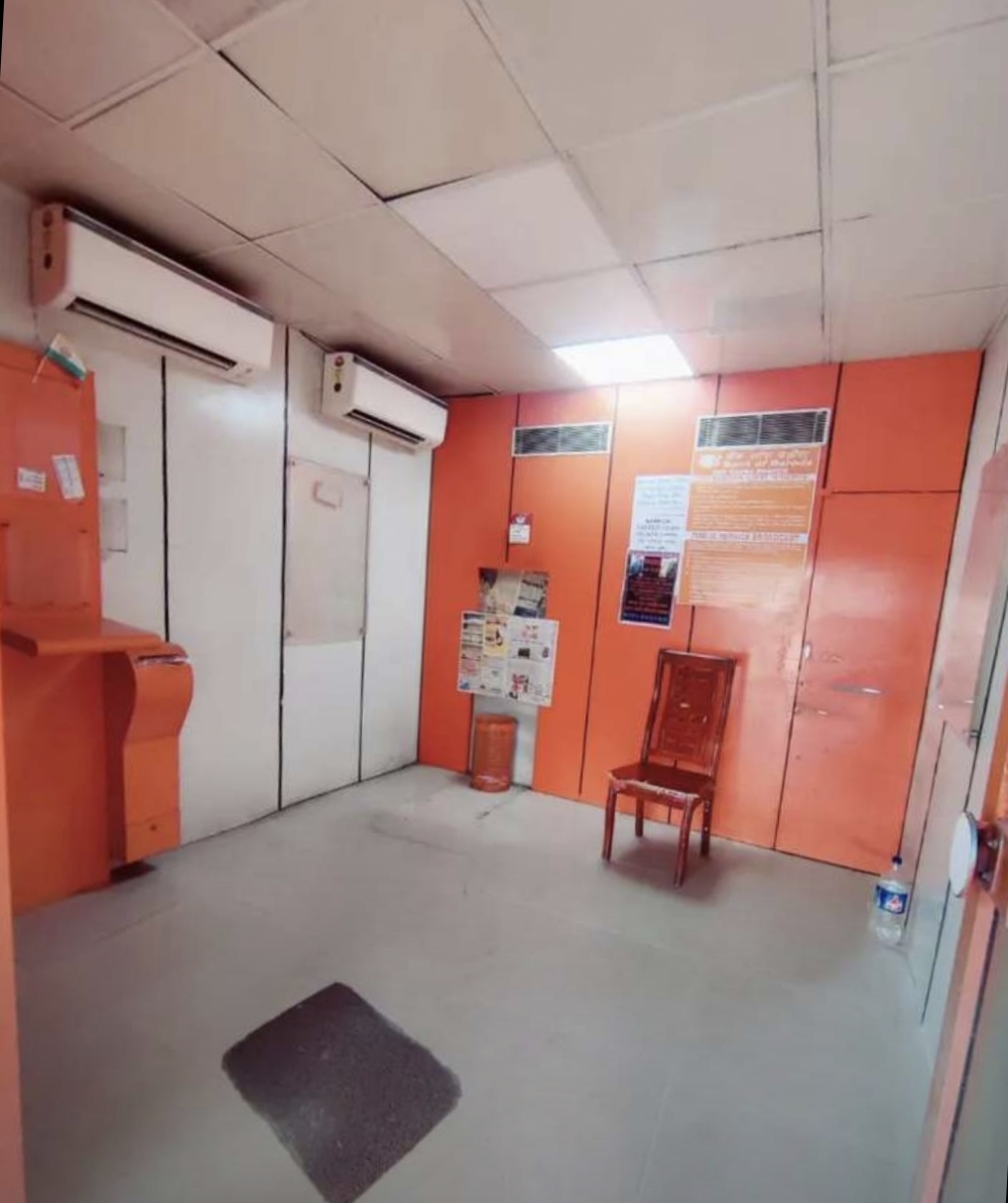 Rental Commercial Shop 250 Sq.Ft. in Meena Apartments Malad West, Malad