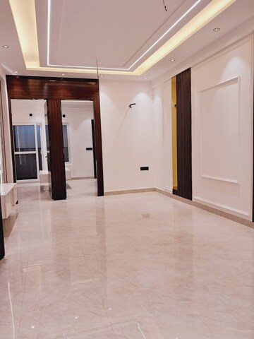 4 BHK Apartment For Sale in Anand Vihar