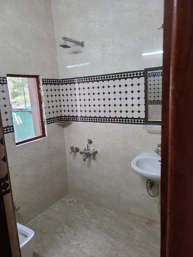 Bathroom, sector 92 2 Bedroom 1050 Sq.Ft. Builder Floor In Sector 92 Gurgaon 6248820