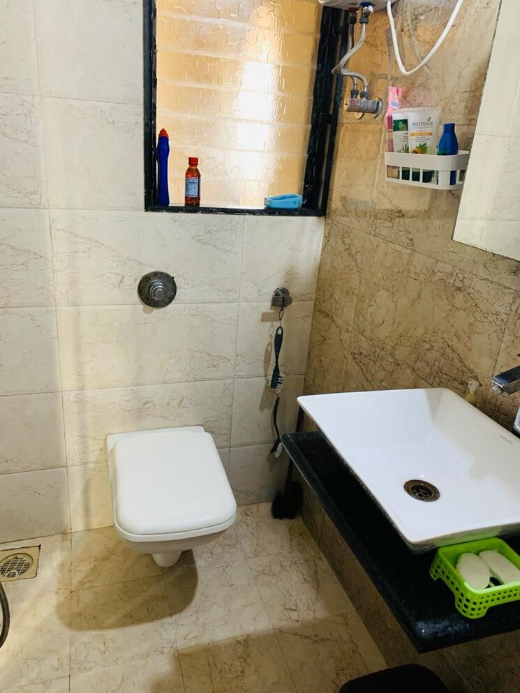 Bathroom, oxford-navrang-heights 1 Bedroom 450 Sq.Ft. Apartment In Kandivali West Mumbai 6250881