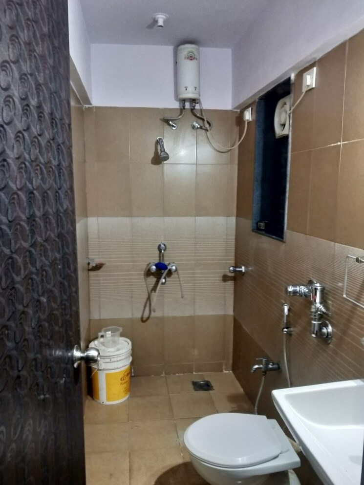 Bathroom, dsk-madhuban 2 Bedroom 1204 Sq.Ft. Apartment In Andheri East Mumbai 6255234