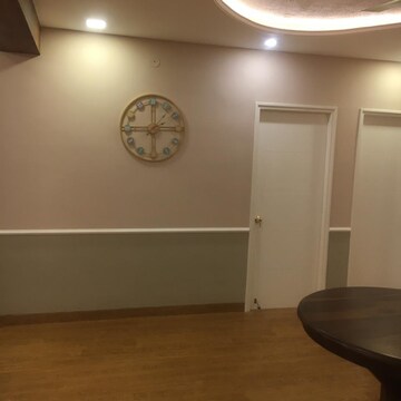 Room in 3.5 BHK Apartment at Ireo Victory Valley, Sector 67 – for Rent