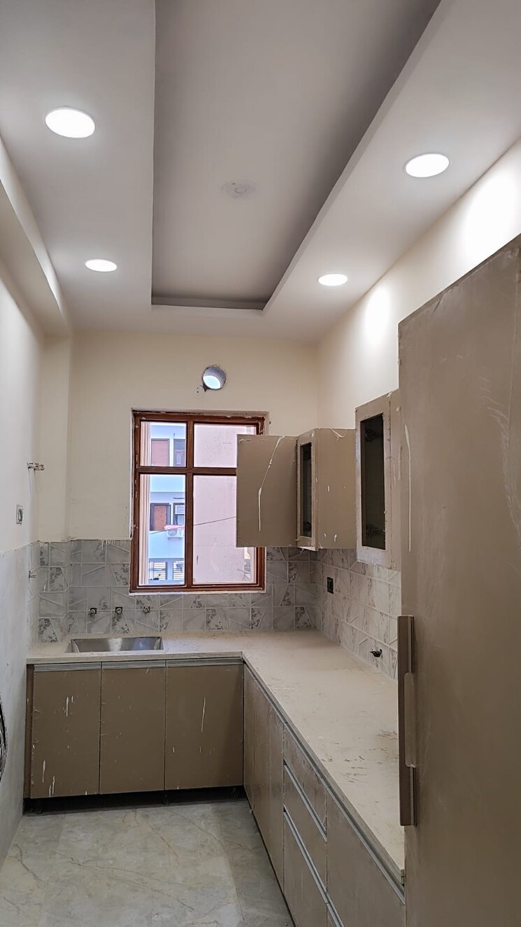 Kitchen, fidato-honour-homes 3 Bedroom 138 Sq.Yd. Builder Floor In Sector 89 Faridabad 6265889