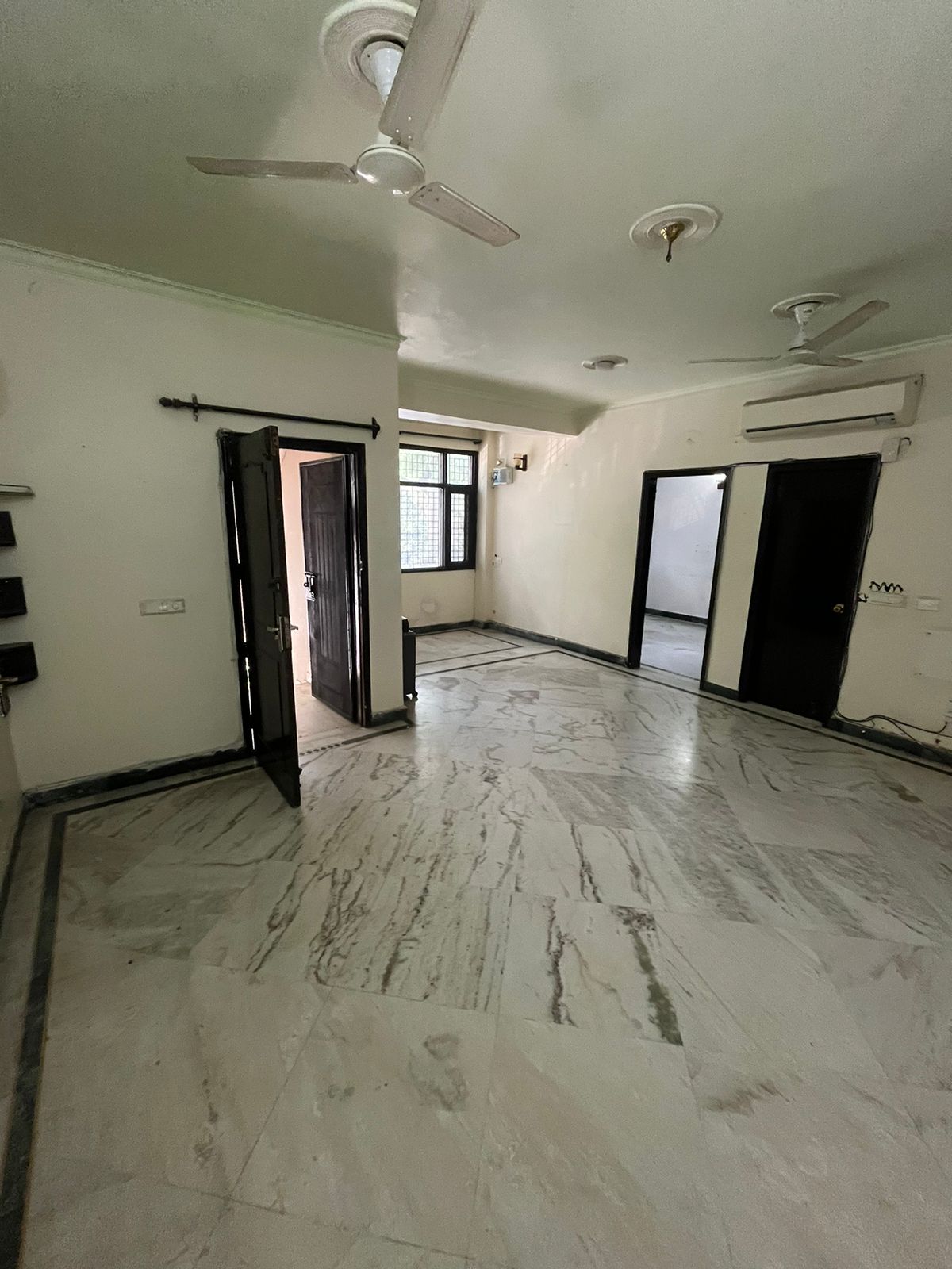 Rental 3 Bedroom 1500 Sq.Ft. Builder Floor in Uppal Southend, Sector 49