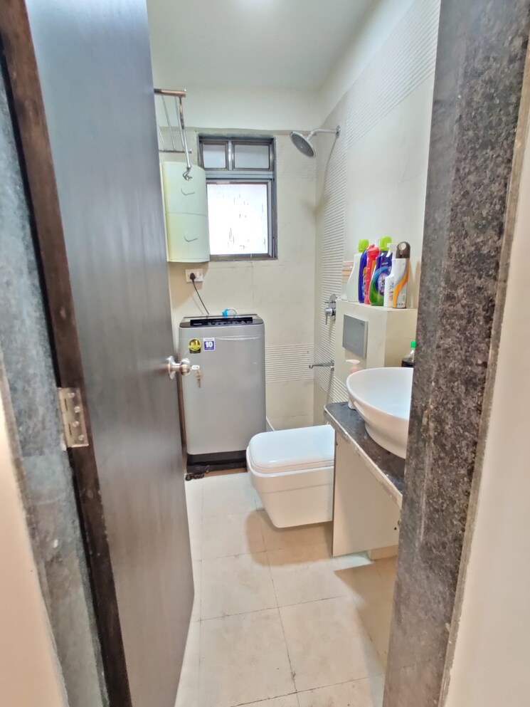 Bathroom, dlh-swapnadeep 1 Bedroom 500 Sq.Ft. Apartment In Andheri West Mumbai 6268032