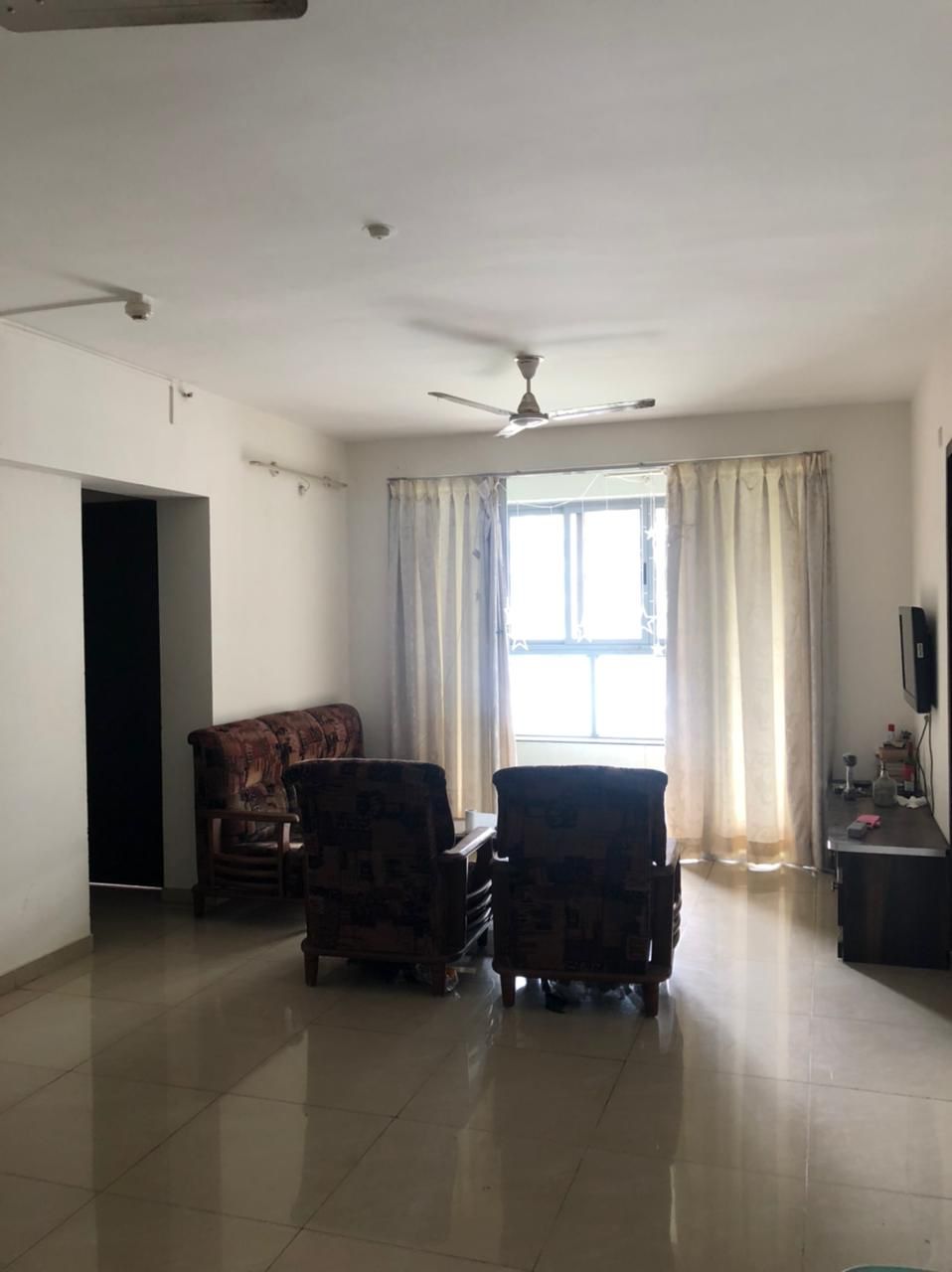 Resale 2 Bedroom 1010 Sq.Ft. Apartment in Florida Estate, Mundhwa Pune