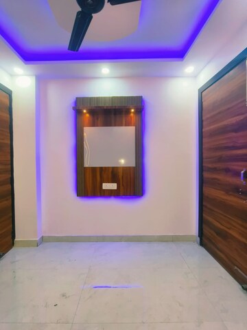 Room in 1 BHK Builder Floor at Dwarka Mor – for Sale