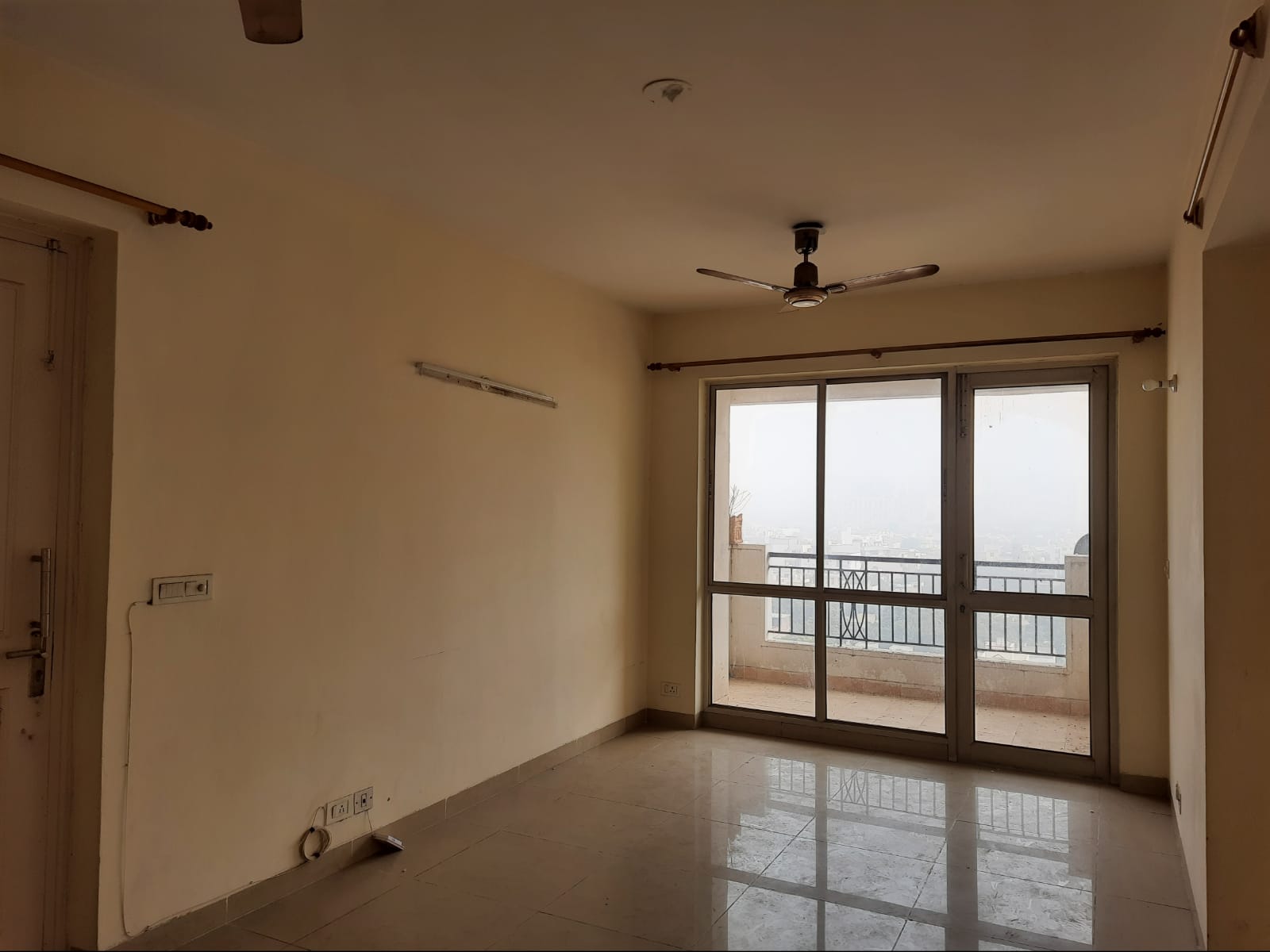 Resale 2 Bedroom 1040 Sq.Ft. Apartment in Eros Wembley Estate, Sector 50 Gurgaon 6273092