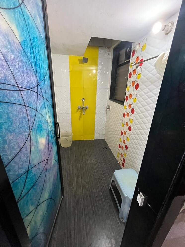 Attached Bathroom, prerna-chs-panch-pakhadi 2 Bedroom 800 Sq.Ft. Apartment In Panch Pakhadi Thane 6276294