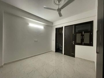 Room in 4 BHK Apartment at Vatika Sovereign Park, Sector 99 – for Sale