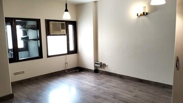 Room in 4 BHK Apartment at Vatika Sovereign Park, Sector 99 – for Sale