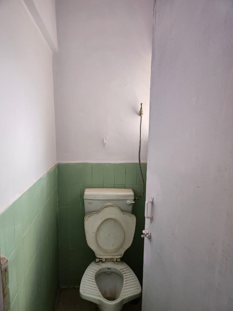 Bathroom, tulsidham-complex 1 Bedroom 460 Sq.Ft. Apartment In Kapur Bawdi Thane 6276907