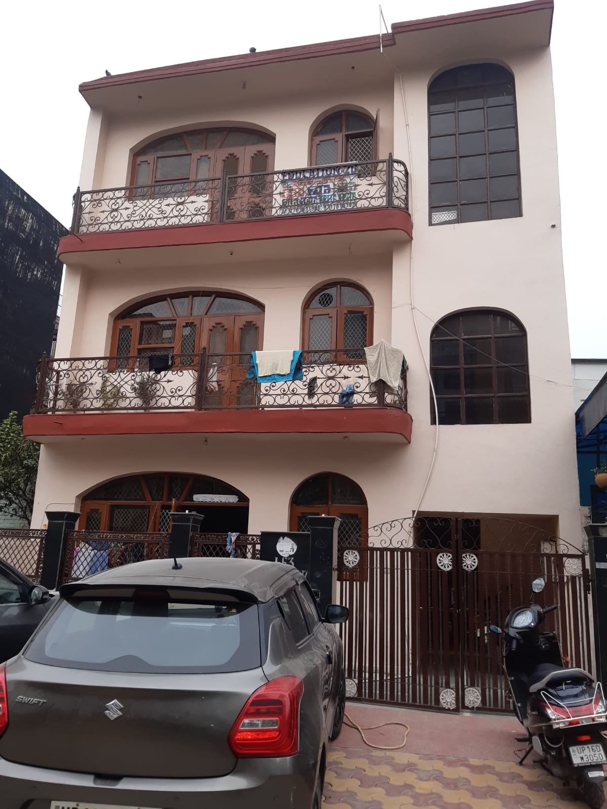 Resale 6 Bedroom 200 Sq.Mt. Villa in Alpha 1 RWA, Gn Sector Alpha 1