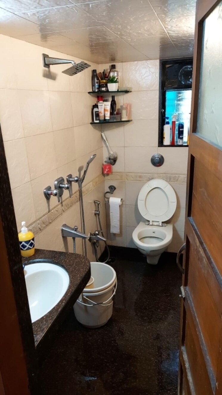 Bathroom, paschim-apartments 2 Bedroom 710 Sq.Ft. Apartment In Dadar West Mumbai 6281638