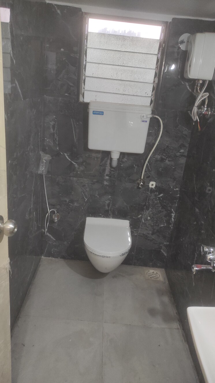 Attached Bathroom, agarwal-and-doshi-complex 2 Bedroom 850 Sq.Ft. Apartment In Vasai West Mumbai 6283299