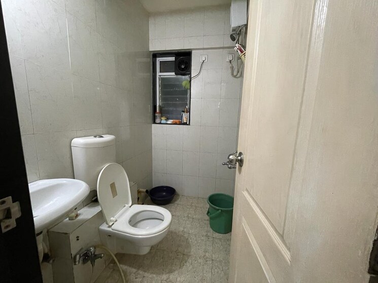 Attached Bathroom, shapoorji-pallonji-sarova 2 Bedroom 735 Sq.Ft. Apartment In Kandivali East Mumbai 6284262