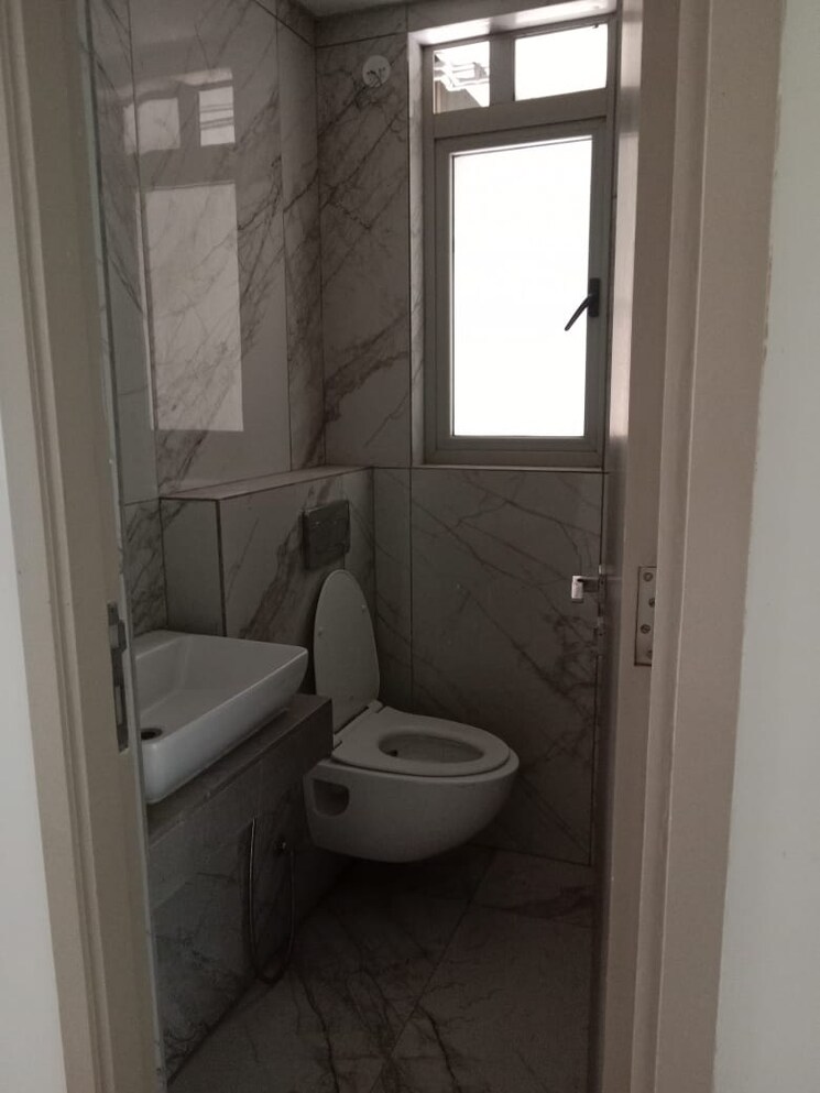 Bathroom, sheth-beaumonte 4 Bedroom 1357 Sq.Ft. Apartment In Sion East Mumbai 6285245
