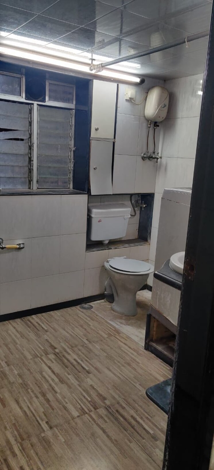 Bathroom, silver-apartments-prabhadevi 2 Bedroom 750 Sq.Ft. Apartment In Prabhadevi Mumbai 6285832
