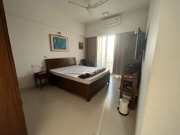 Master Bedroom in 3 BHK Apartment at Rustomjee Elita, Juhu – for Rent