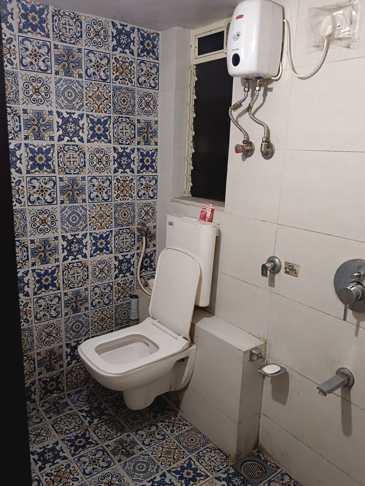 Bathroom, shree-sai-sneha-complex 2 Bedroom 890 Sq.Ft. Apartment In Mira Road Mumbai 6287443