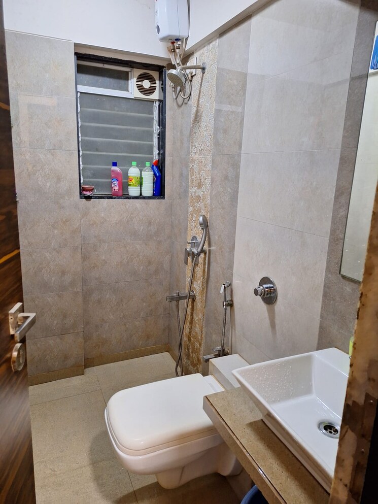Bathroom, konark-noble-woods 2 Bedroom 478 Sq.Ft. Apartment In Andheri East Mumbai 6287644