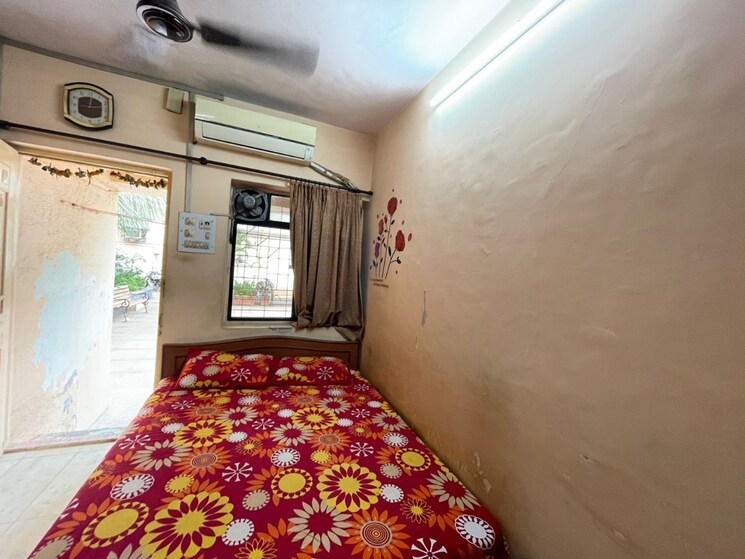 Room, pushp-vatika 2 Bedroom 285 Sq.Yd. Apartment In Dahisar East Mumbai 6292095