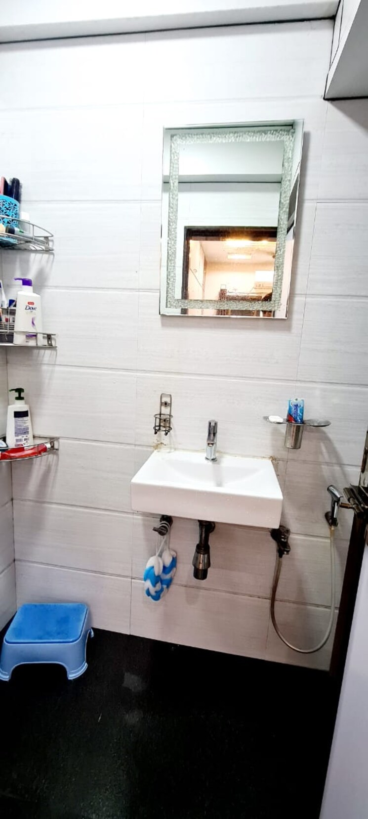 Bathroom, creek-view-chs-airoli 3 Bedroom 1000 Sq.Ft. Apartment In Kopar Khairane Sector 22 Navi Mumbai 6292334