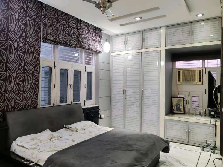 6 Bedroom 557 Sq.Mt. Independent House in Nehru Nagar Ghaziabad