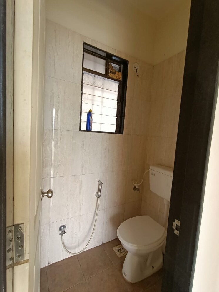 Bathroom, shree-residency-shirgaon 2 Bedroom 990 Sq.Ft. Builder Floor In Shirgaon Thane 6293685