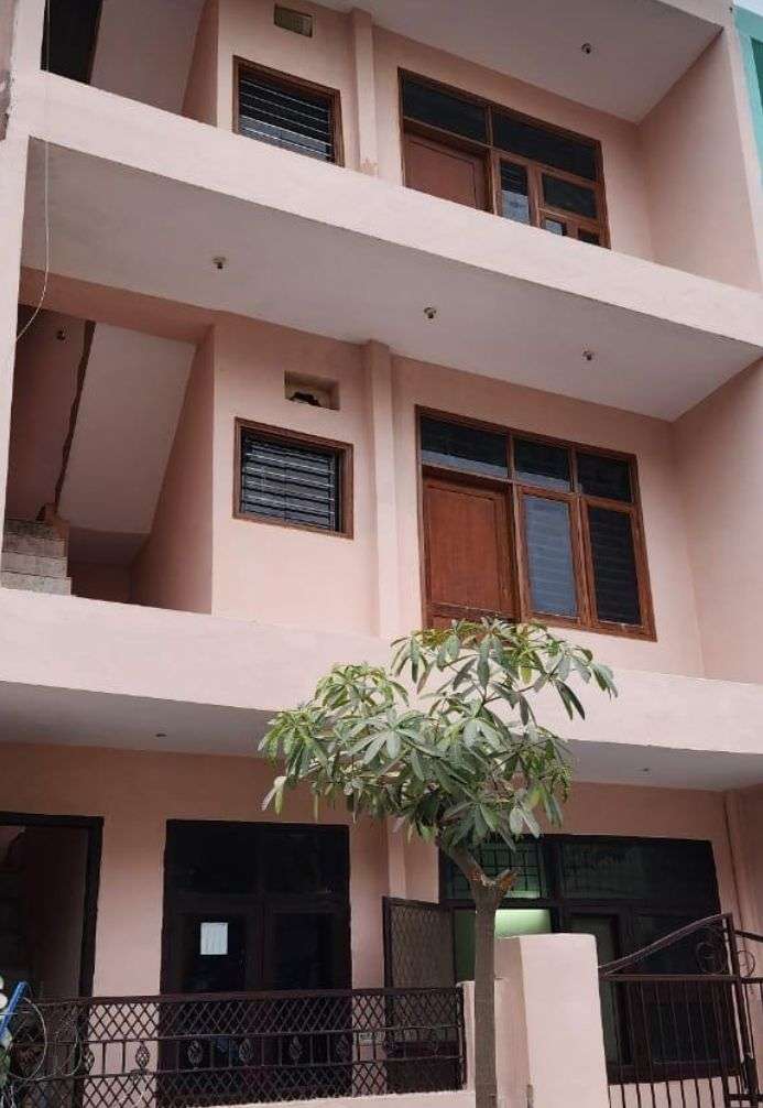 Purvanchal Royal City Resale Flats Price: 91+ Flats for Sale in Purvanchal Royal  City Greater Noida