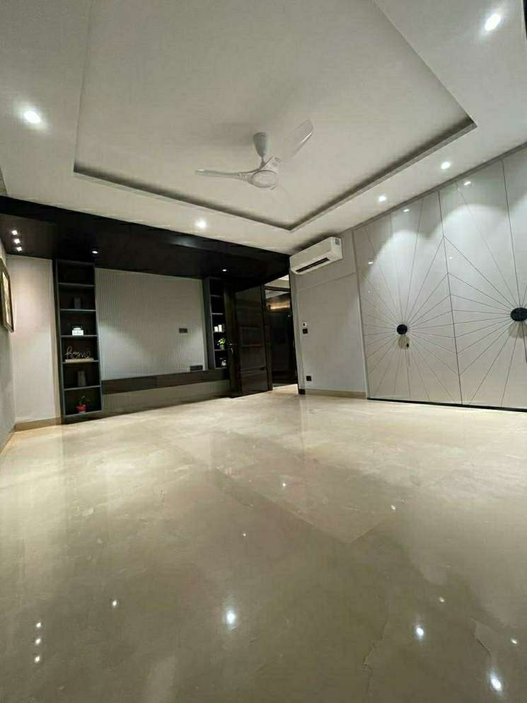 3 Bedroom 200 Sq.Yd. Builder Floor in New Rajinder Nagar Delhi