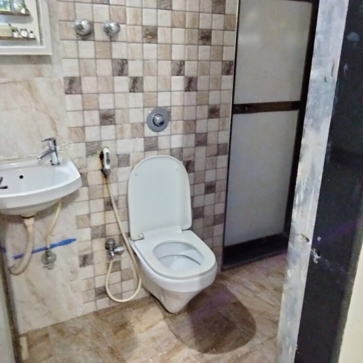 Bathroom, lalani-residency 1 Bedroom 697 Sq.Ft. Apartment In Kavesar Thane 6298327