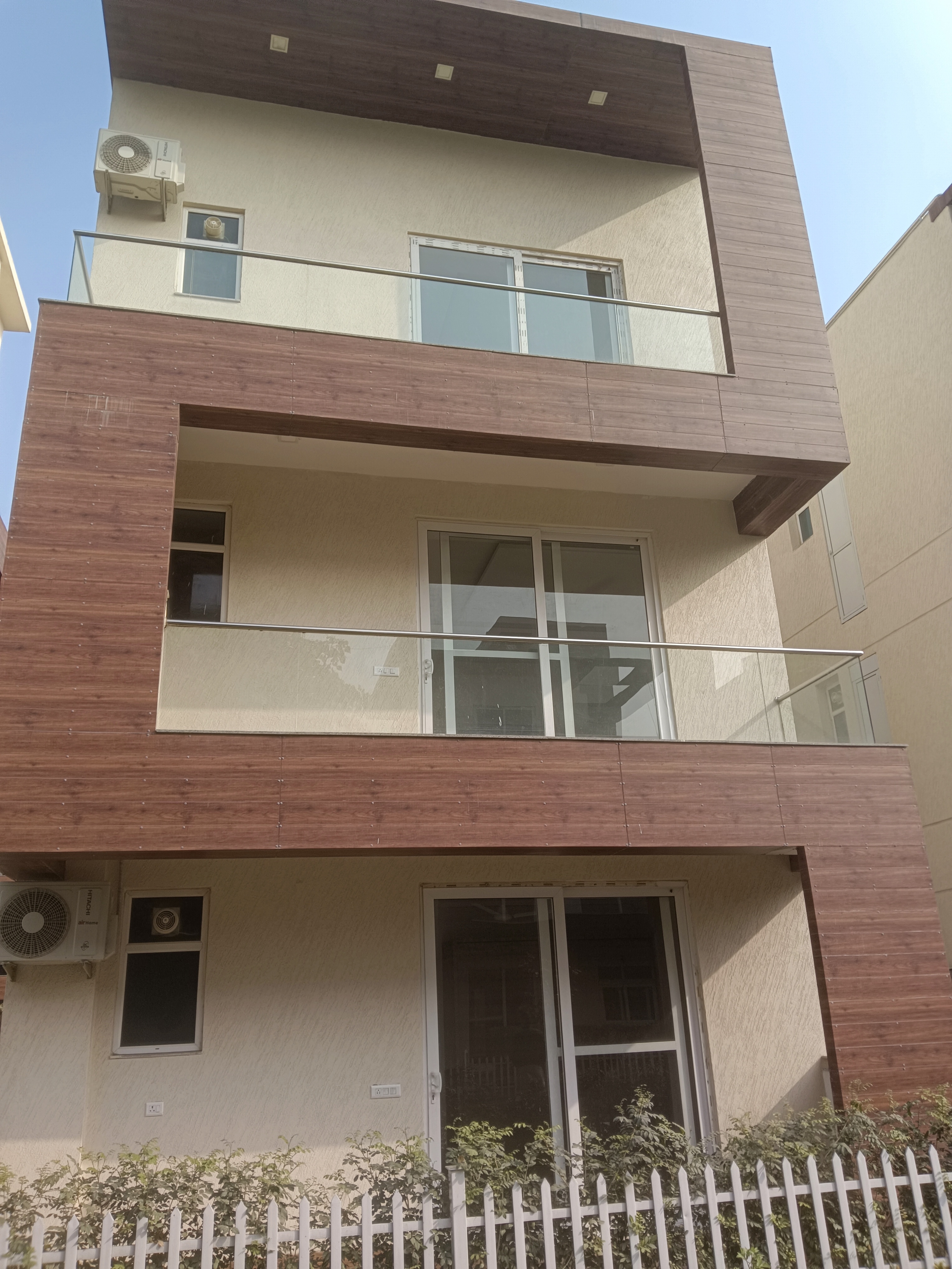 6 BHK Villa in Gn Knowledge Park 3, Greater Noida 6 BHK Villa in Gn