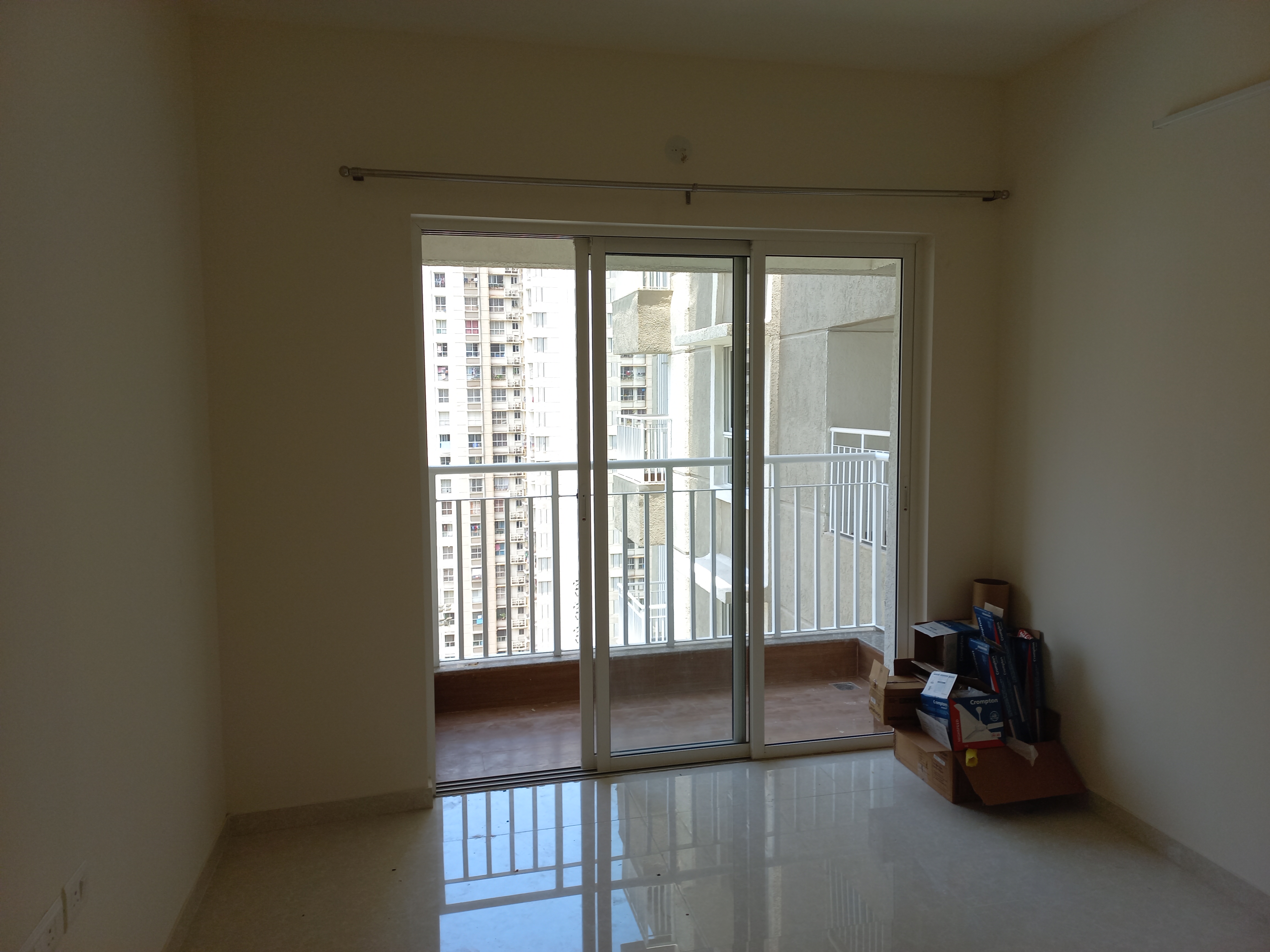 Rental 2 Bedroom 672 Sq.Ft. Apartment in Lodha Amara, Kolshet Road