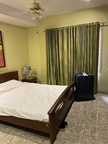 Bedroom in 3 BHK Apartment at Siripuram – for Rent