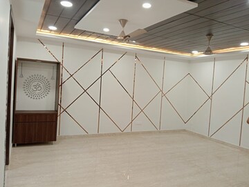 Room in 2 BHK Builder Floor at Ramesh Nagar – for Sale
