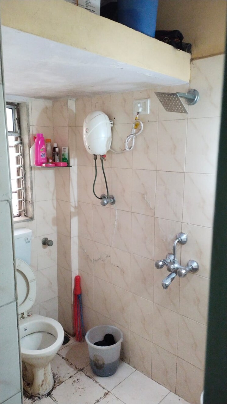 Bathroom, deeraj-enclave-3c 1 Bedroom 670 Sq.Ft. Apartment In Borivali East Mumbai 6306432
