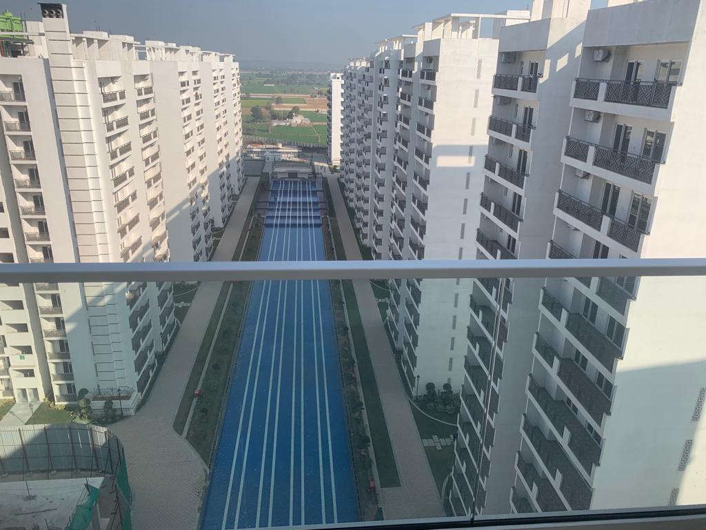 3 BHK Apartment For Resale in Central Park Flower Valley Aqua Front Towers Sohna Sector 33 Gurgaon  6307070