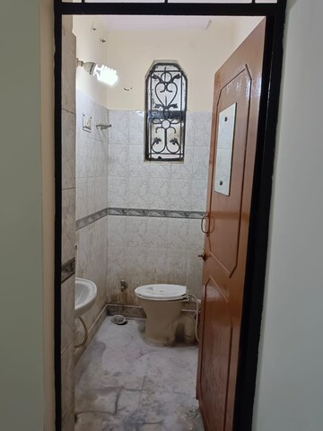 Bathroom in 1 RK Builder Floor at Lajpat Nagar 4 – for Rent