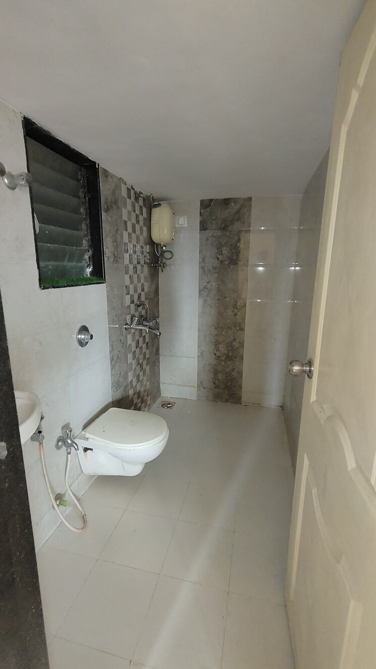 Bathroom, mehta-amrut-siddhi-kalyan 2 Bedroom 568 Sq.Ft. Apartment In Titwala Thane 6307968