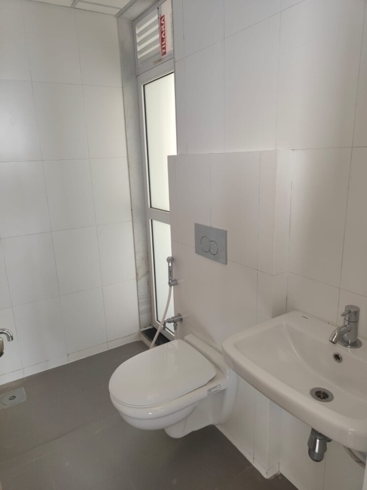 Bathroom, rosa-bella 3 Bedroom 1070 Sq.Ft. Apartment In Ghodbunder Road Thane 6307995