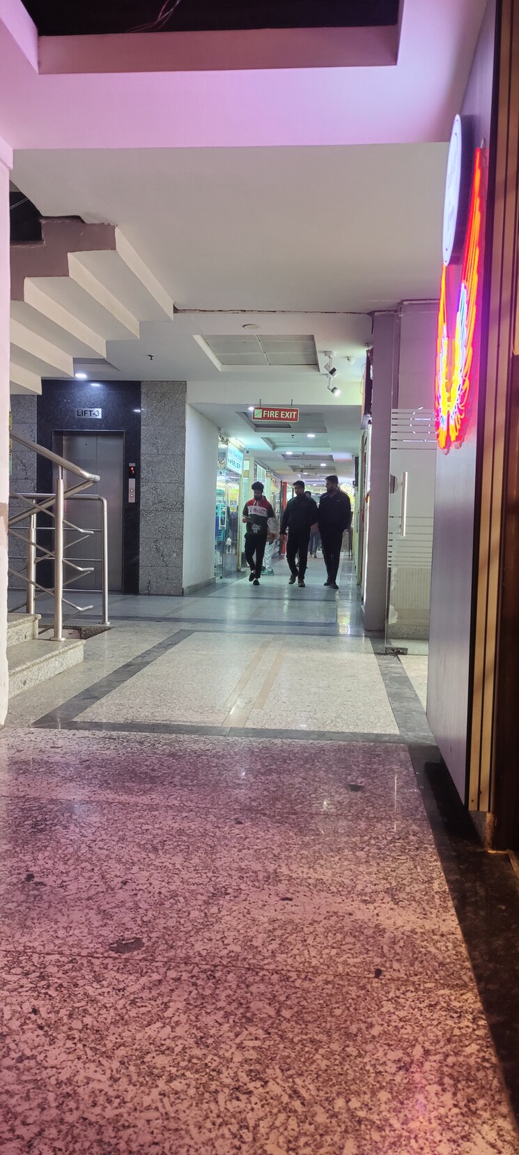  Parking, noida central Commercial Office Space 574 Sq.Ft. In Noida Central Noida 6309543