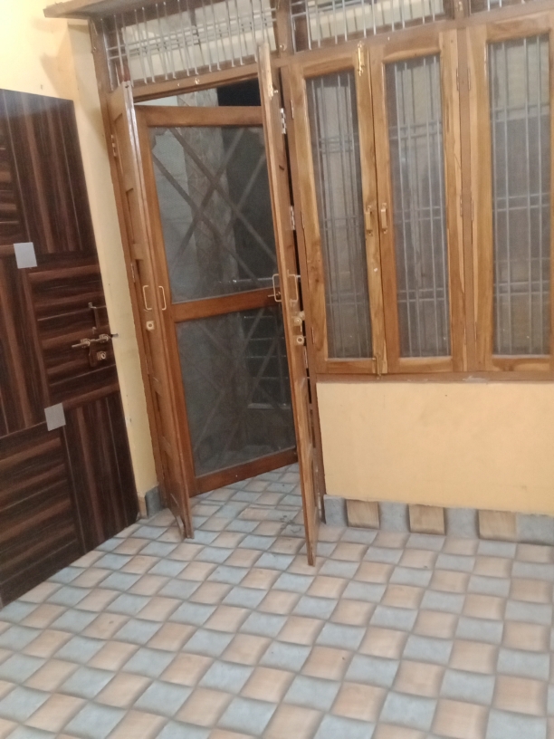 Rental 2 Bedroom 450 Sq.Ft. Independent House in Aliganj Lucknow 6309587