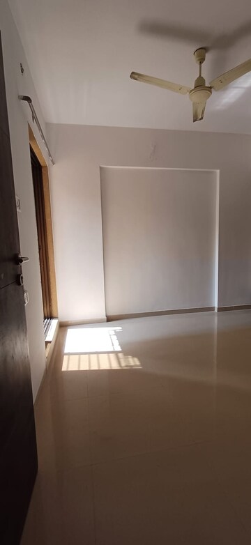 Room in 2.5 BHK Apartment at Parsik Nagar – for Sale