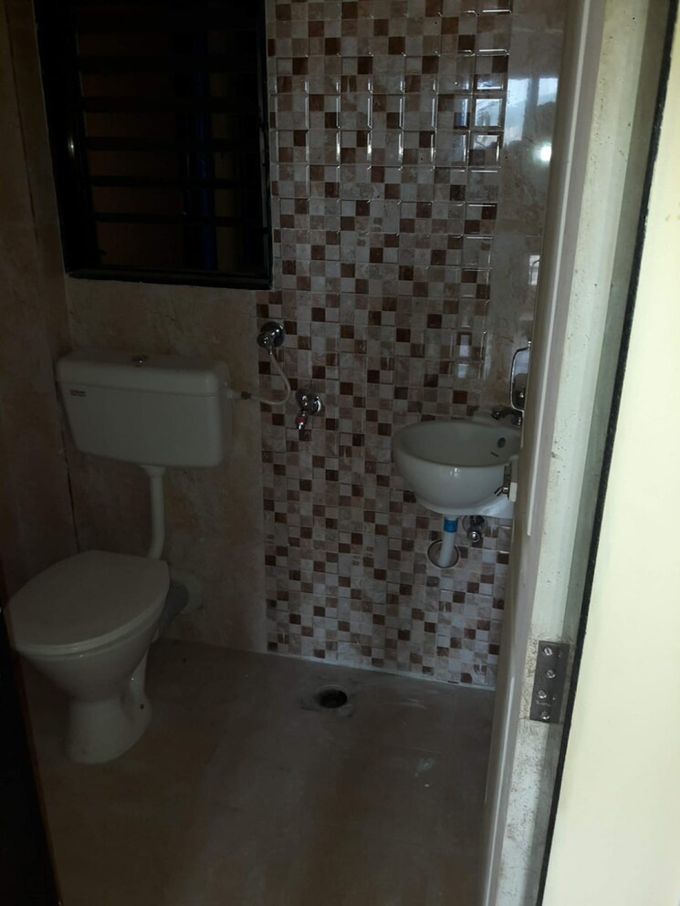 Attached Bathroom, ackruti-greenwoods 1 Bedroom 400 Sq.Ft. Apartment In Vartak Nagar Thane 6310173